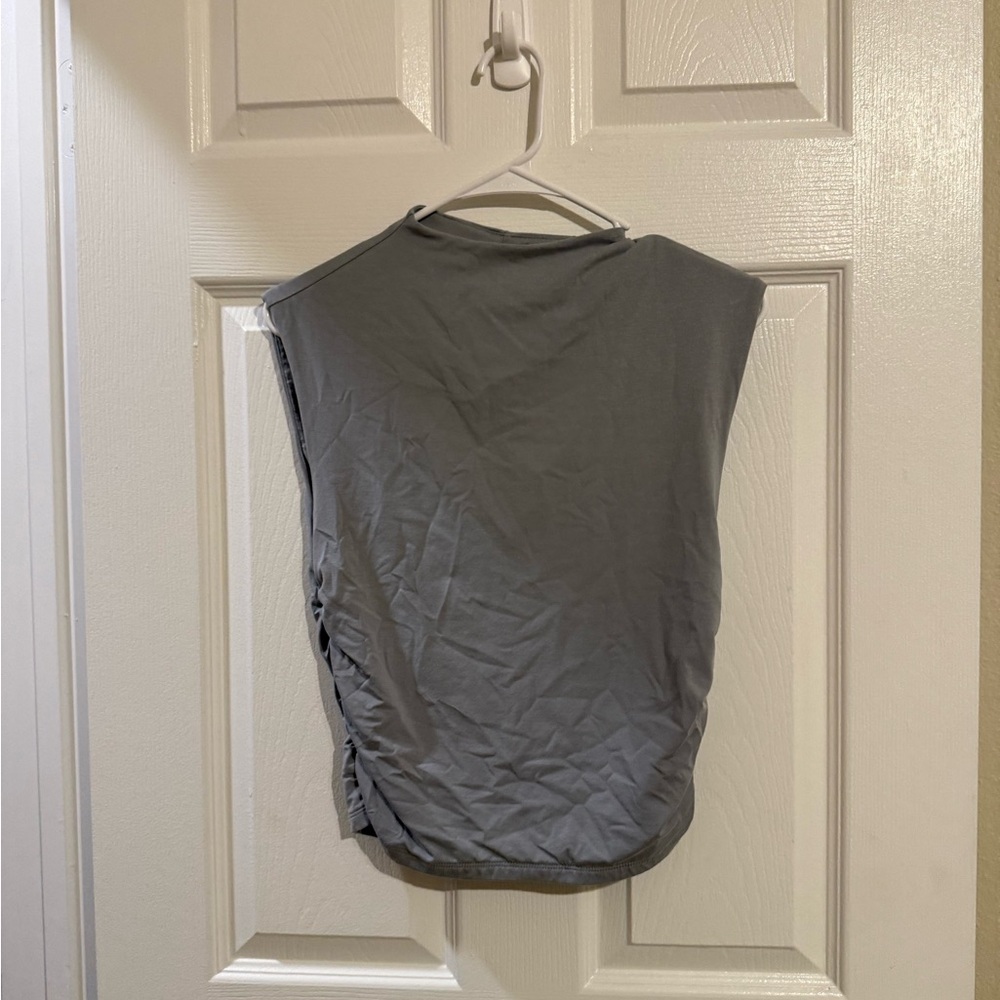 Abercrombie & Fitch Gray Top